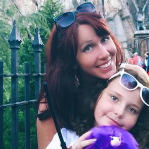 Meet your Posher, Hilary